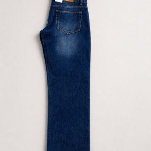 zara jeansجينز zara بقصة مستقيمة ولمسة دنيم فاخرة لون أزرق غامق بتفاصيل ناعمة تناسب الإطلالات اليومية والكاجوال الراقية. خامة مريحة وثابتة مع تصميم يمنحك ستايل مرتب وانسيابي. * المقاس: 34 * الطول: 110 * straight cut denim * limited piece